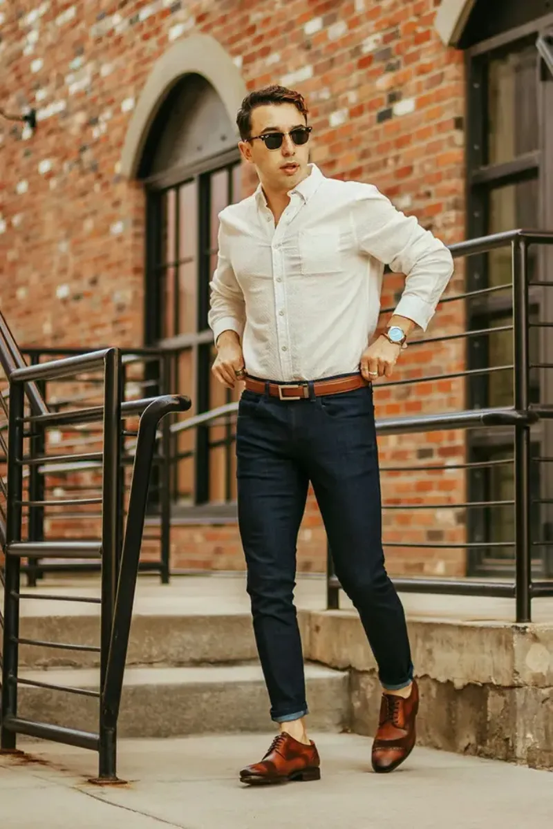 Biến hóa thành quý ông lịch lãm với áo sơ mi và quần jeans