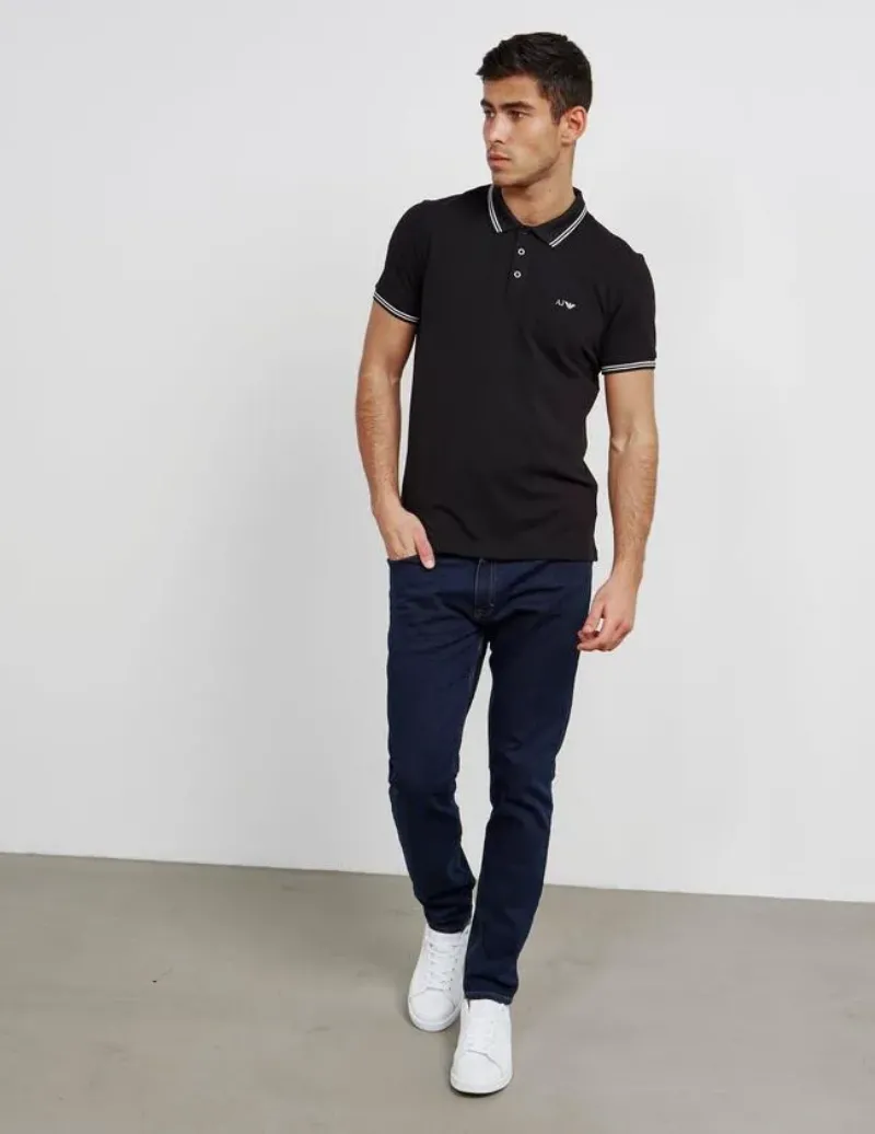 Chuẩn phong cách sành điệu khi kết hợp áo polo và quần jeans dáng suông