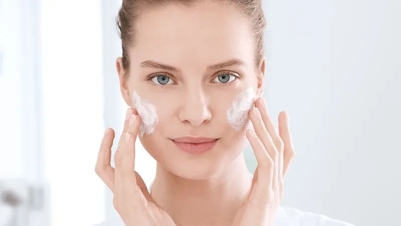 Hướng dẫn quy trình skincare sáng-tối cho da mụn 2