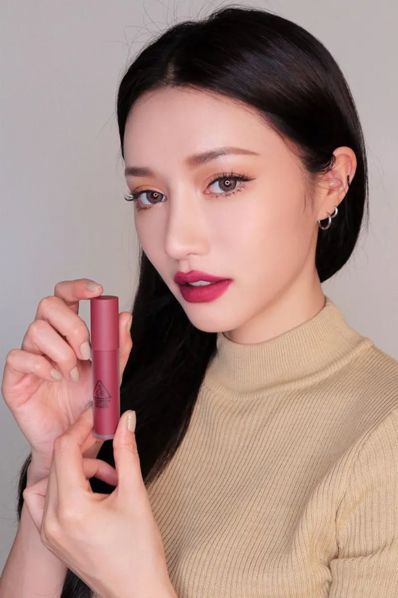 Màu Midnight Bottle của bộ sưu tập 3CE Soft Lip Lacquer