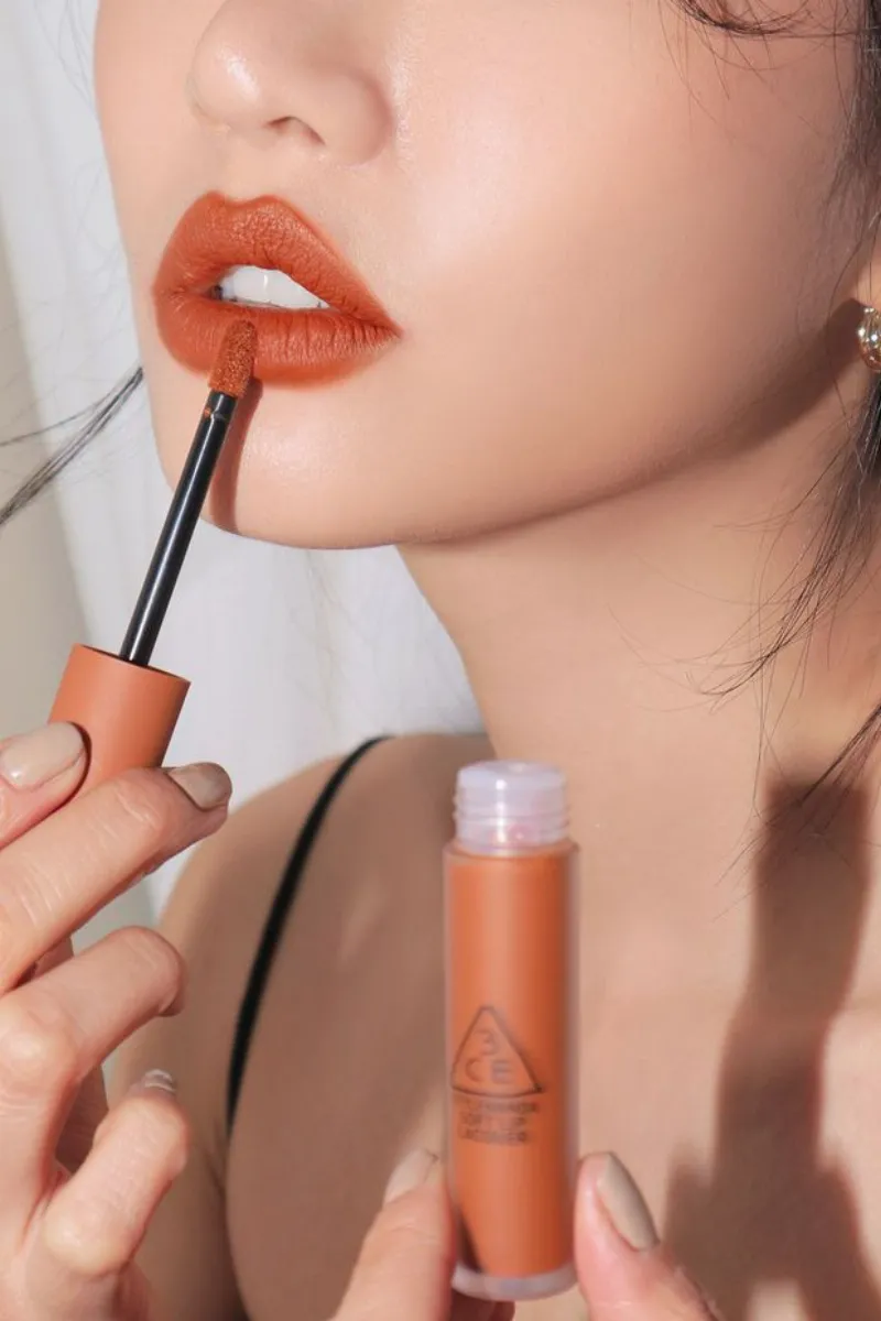 Màu Tawny Red của bộ sưu tập 3CE Soft Lip Lacquer