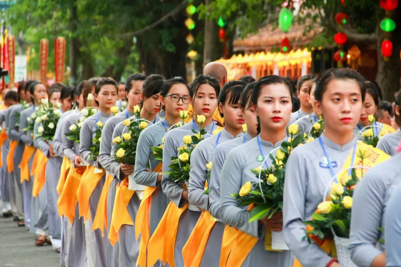 Đồng phục Phật tử màu lam tượng trưng cho sự hòa hợp